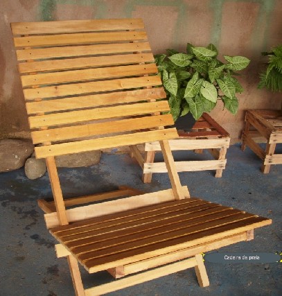 Foto 1 - Cadeira espreguiadeira para pecina em madeira